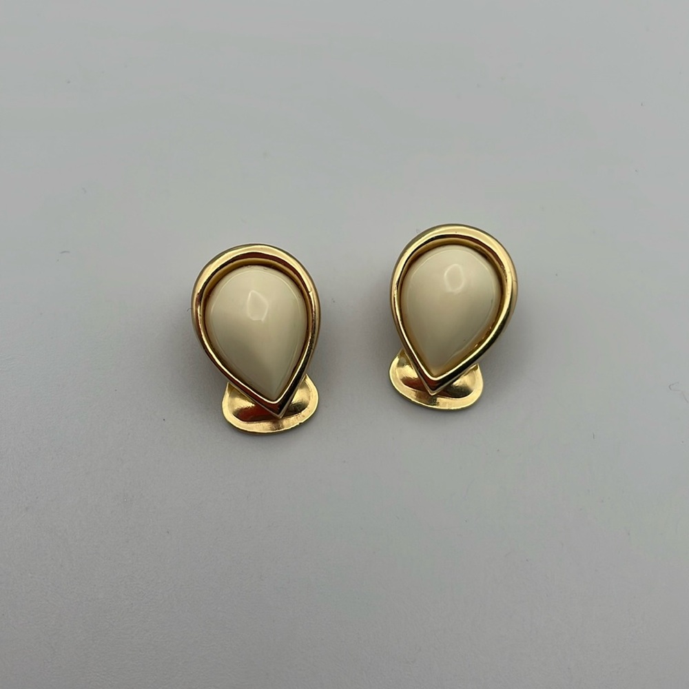 Christian Dior clip-on earrings - Picture 1 of 5